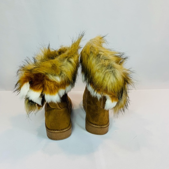Brand New Women’s Size 6 Tan Faux Fur Lined Boots - Picture 5 of 8